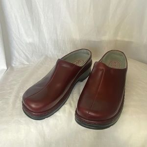 NWT - Klogs - Monterey - Women's Size 9M
